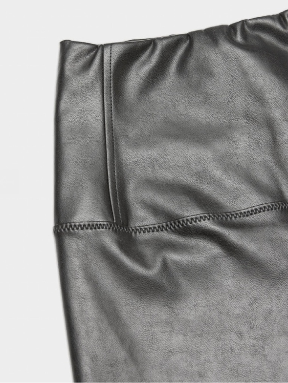 Aritzia Wilfred Daria Women's Black Faux Leather Pants SIZE M - Picture 3 of 7